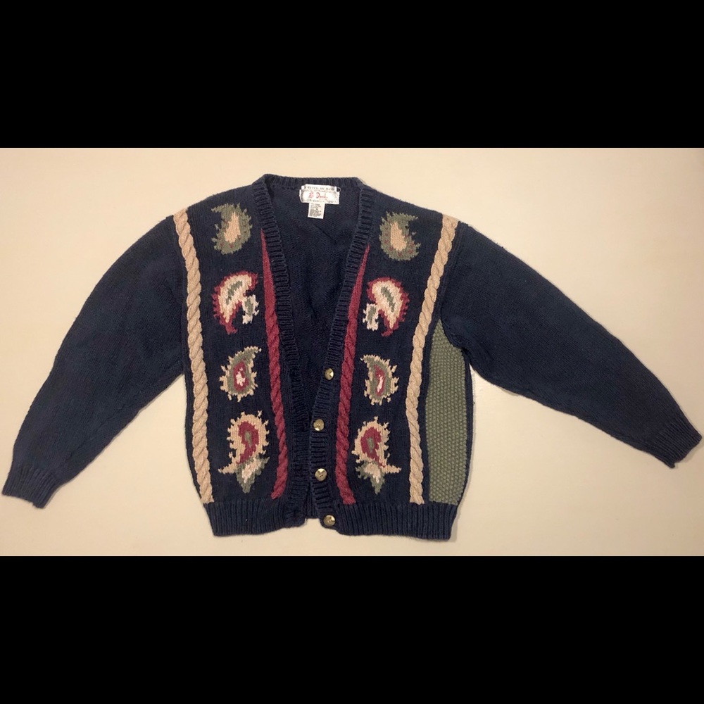 SALE 3/$10 ✨ vintage hand knitted cable cardigan